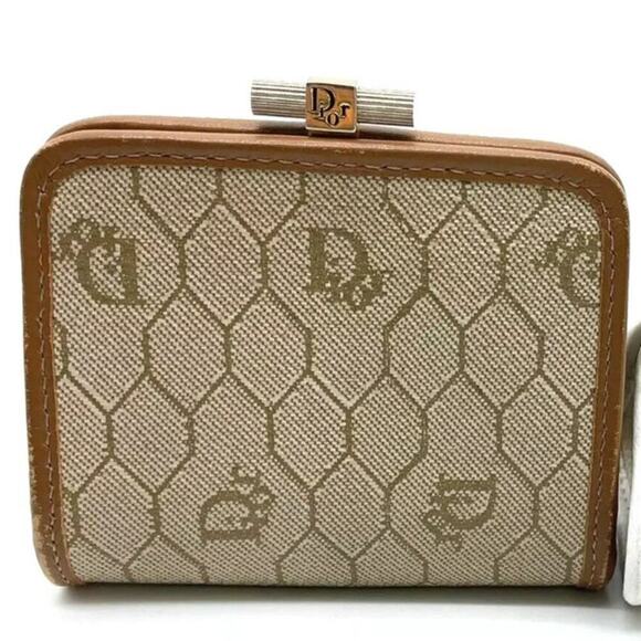 Christian Dior Honeycomb Pattern Clasp PVC Leather Beige Coin Purse - Picture 2 of 9